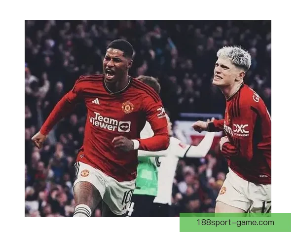 曼联再度接洽英格兰铁卫球员愿加盟曾被标价七千万失败