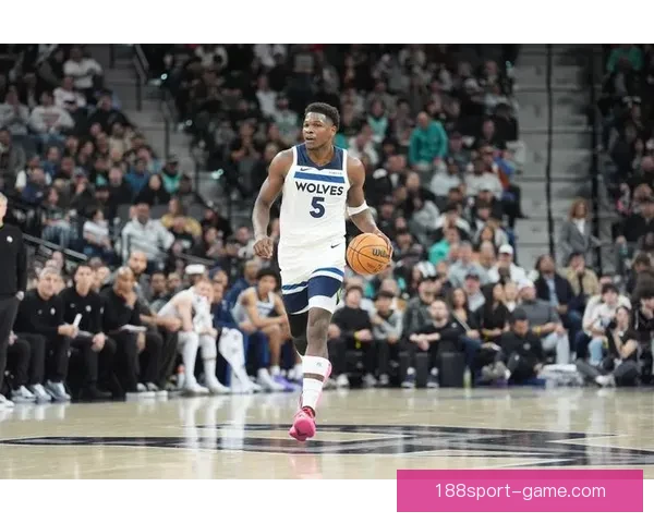 爱德华兹因膝伤缺阵活塞 生涯巅峰赛季遗憾无缘各大奖项